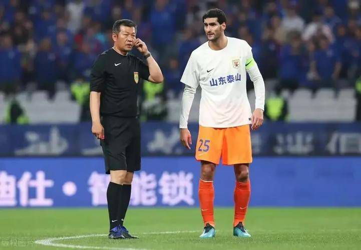 《如果声音不记得》蝉联亚军，单日票房2165万，与前一日相比下降37.7%，累计票房截至发稿达2.89亿。