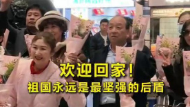 朱亚文：在主流的商业电影之中，我是弱势群体 2015-11-03 在“行走的荷尔蒙”一词还没流行以前，朱亚文就已凭借其荧屏表现成为“硬汉”的有力注解。
